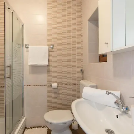 Two-bedroom 1 * لوفغان
